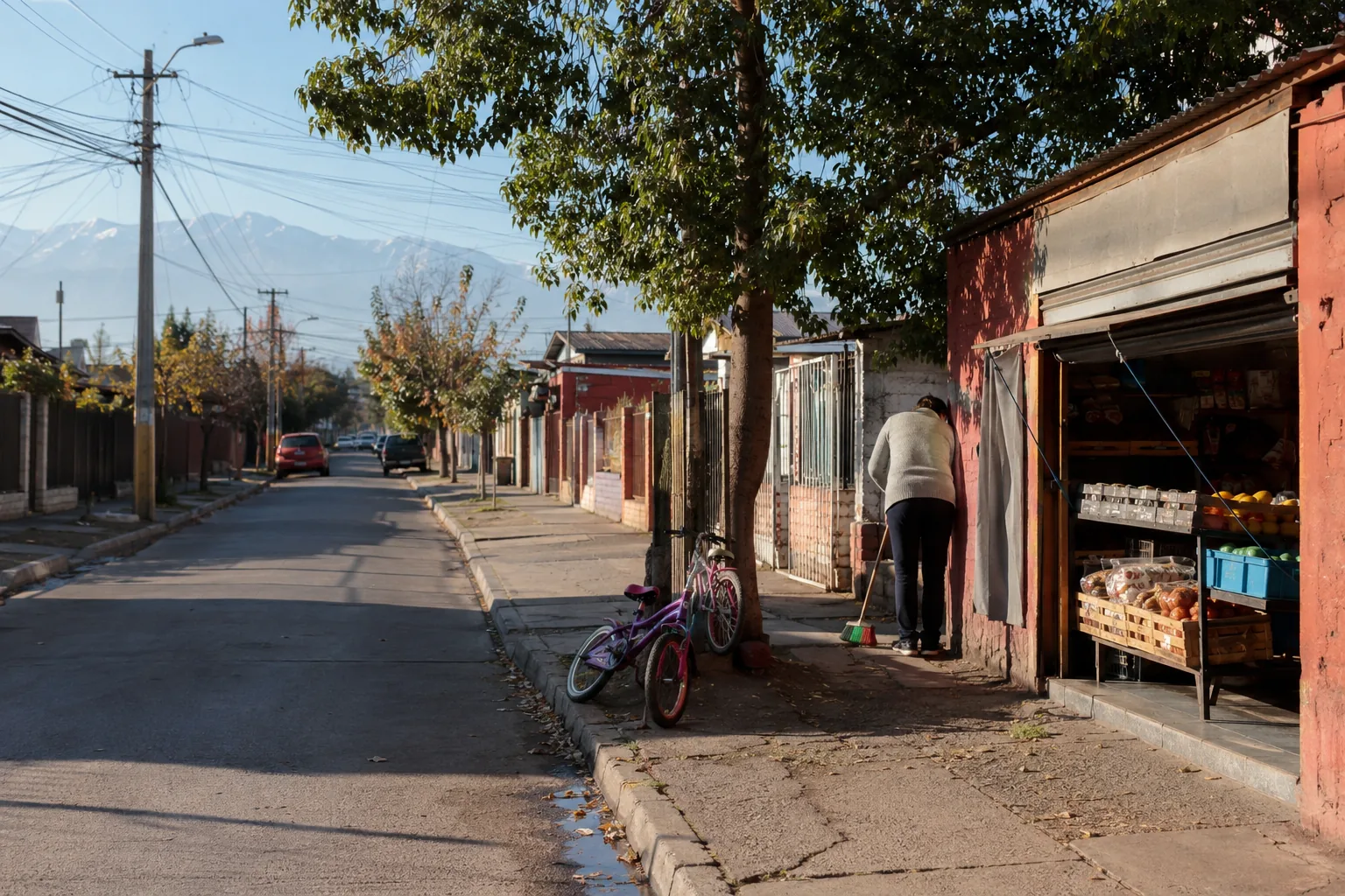 Una calle tranquila de barrio, en la mañana.